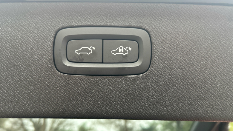 Volvo XC90 2.0 T8 [455] RC PHEV Ultimate Dark 5dr AWD Gtron Estate